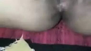 Desi auntie shows off her filled with cum mature twat in XXX video