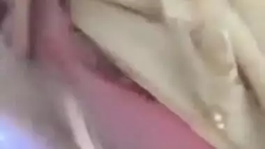 Petite Bangladeshi girl showing her big XXX boobs for Desi live call