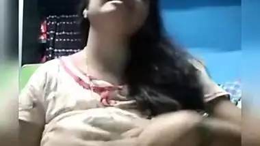 Today Exclusive- Desi Bhabhi Showing Her Big Boos To Lover On Video Call Part 4