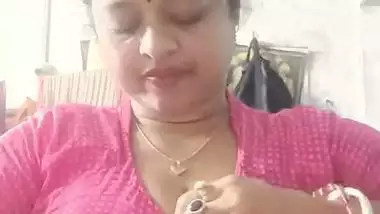 Long boobs aunty stripping blouse and topless