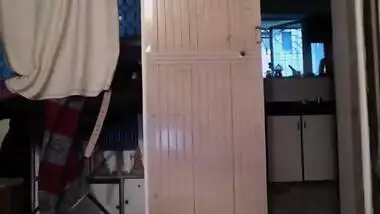 Whore welcomes Desi viewers to see her huge sex parts during XXX posing