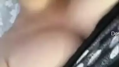 Today Exclusive- Horny Desi Boudi Showing Her Boobs On Video Call Part 1