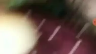 Desi XXX bitch shows her gorgeous boobs and pussy on video call