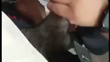 Marathi college girl gives a desi blowjob to her lover