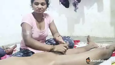 Bhabhi oil massages her devar in a desi sex video and fucks