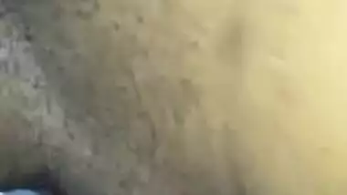 Desi man impales XXX pussy of insatiable Bhabhi in outdoor MMS clip