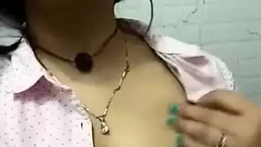 Desi slut with glasses reveals her huge XXX boobs for live show