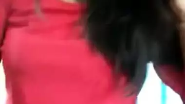 Amateur XXX actress gives pussy to Desi lover in the morning on camera