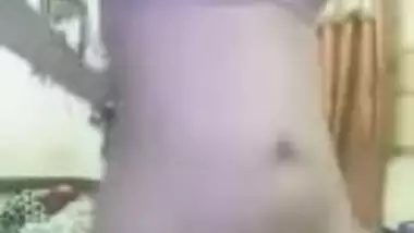 Sportsgirl from India does naughty exercises to look fit in sex video