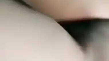 Desi girl makes a XXX video where she strips down to make it MMS