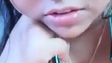 New Chamet video of desi girl in nighty showing nude figure