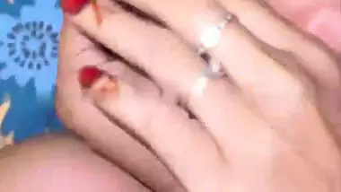 HD sex video of a man fucking a shaved pussy in a hotel