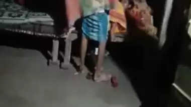 MMS video of Desi MILF in sari tempting father-in-law into XXX fucking