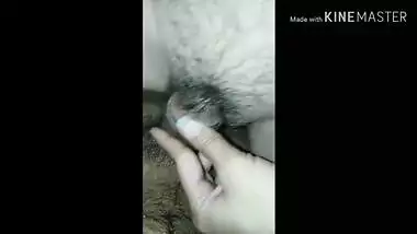 Indian Hindi chudai pura gussa ke dala naga karke sali aur muh mai dal diya