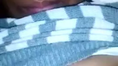 Desi girl pulls T-shirt up and exposes small boobs with big nipples