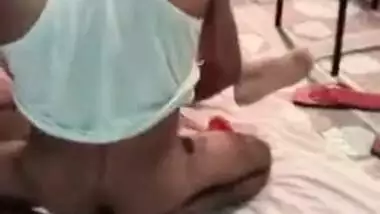 Client uploads MMS video to XXX site after sex with the Desi BBW