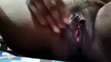 Unsatisfied Bangladeshi Married Bhabi Showing And Fingering With DirtyTalk” SamnePaile Iccha Moto Chudtam Tumare”