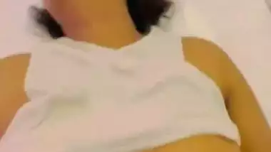 Famous Srilankan TV host fucking in hotel room viral sex