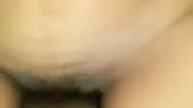 Desi chick slides her XXX pussy on the guy's thick dick in MMS clip