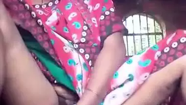 Desi XXX bitch in sari has pussy fucked by her own fingers MMS style