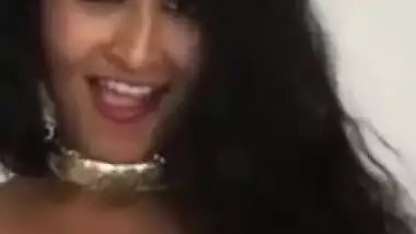 Sexy Desi woman takes XXX pink sari off exposing her sex appealing body