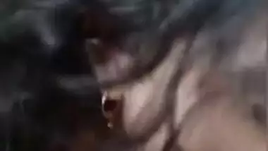 Nude Desi cock lover gives a XXX blowjob and looks into camera MMS