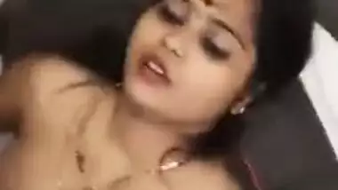 Horny Desi XXX bitch have a hardcore oral sex on camera MMS