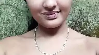 Cute girl outdoor nude video making for boyfriend