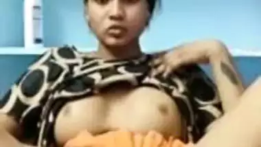Desi girl shows off pussy to XXX lover via video link and becomes MMS