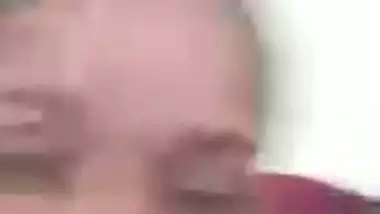 Slim married Tamil wife sharp boobs showing viral MMS