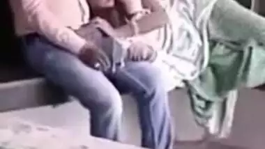 Indian girl in saree caught giving outdoor BJ to lover in Desi mms video