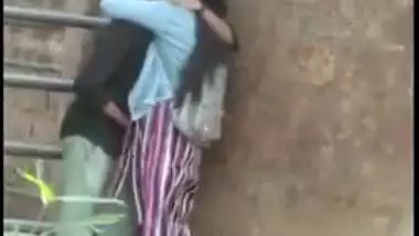 Outdoor Desi mms clip of Indian lovers caught making out by the wall