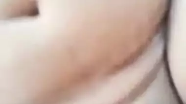 Bhabhi is fucked by Desi guy who cums on pubis at end of the video