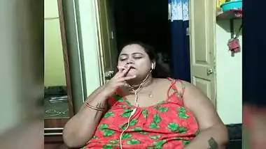 Desi Indian Hot Wife Bhabhi Having Fucking Black Pussy Chut Chudai Nude Smoking Big Boobs Nude Wife Desi Bhabhi Teen