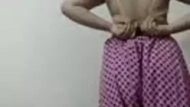 Sexy Paki Girl Showing Her Big Ass and Pussy 2 clips part 2