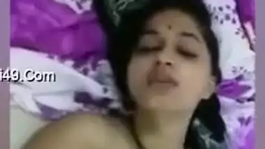 Man making amateur XXX video of his cute Desi GF posing all nude