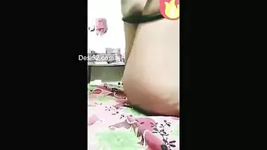 Bengali boro boro Doodhwali video xxx / Desi sexy girl fing her pussy