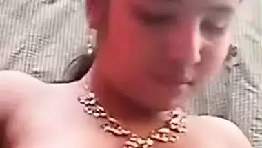 Village XXX wife shows off boobs and snatch in the Desi solo MMS video
