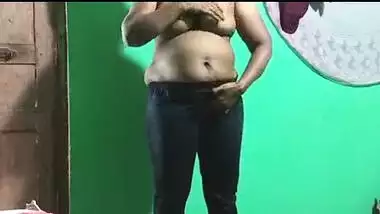 Velamma Bhabhi Indian Nice Show Masturbating Fucking Herself off with fingers and moaning Mature MILF think and hard banana