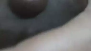 Close up selfie video of desi bhabhi showing nude body