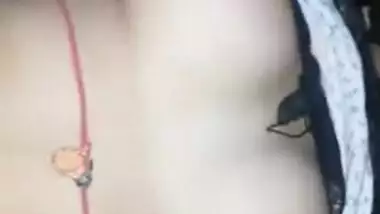 Dude sticks thick XXX cock into Desi wife's hungry twat in MMS video