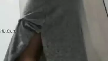 Woman wants to make the Desi hubby jealous so she undresses on camera