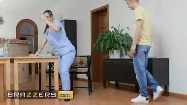 Brazzers - Nurse Taylee Wood Drains Sam's Cock Of Every Single Drop Of Semen For A Hefty Sum