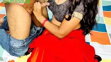 Komal Ne Apne Sath Kam Karne Wale Majdur Ko Patke Chodne Ko Majboor Kiya