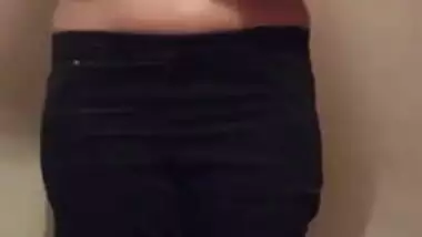 Desi porn sex diva shows off her to-die-for boobies with big nipples