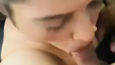 Hot model gives an Indian blowjob to her lover