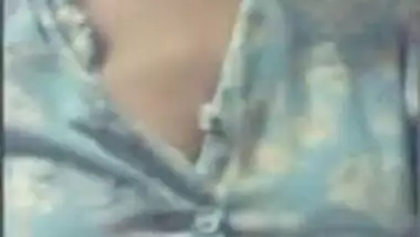 Sexy girl enjoying fun on yahoo.