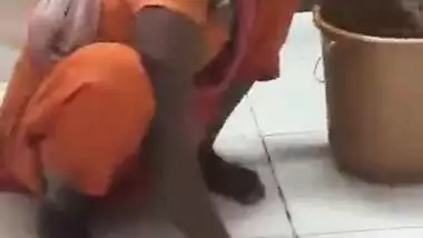 Big boobs desi maid cleaning floor and owner caught her huge cleavage