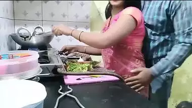 Office guy comes home and fucks Desi wife's XXX hole in the kitchen