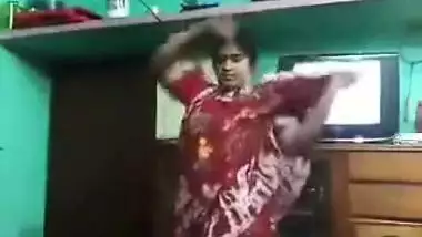 Desi Unsatisfied Married Bhabi Showing Her Big Ass And Pussy For Husband